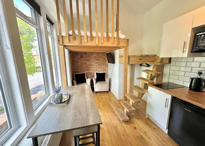Flat 14, 10 St John'S
